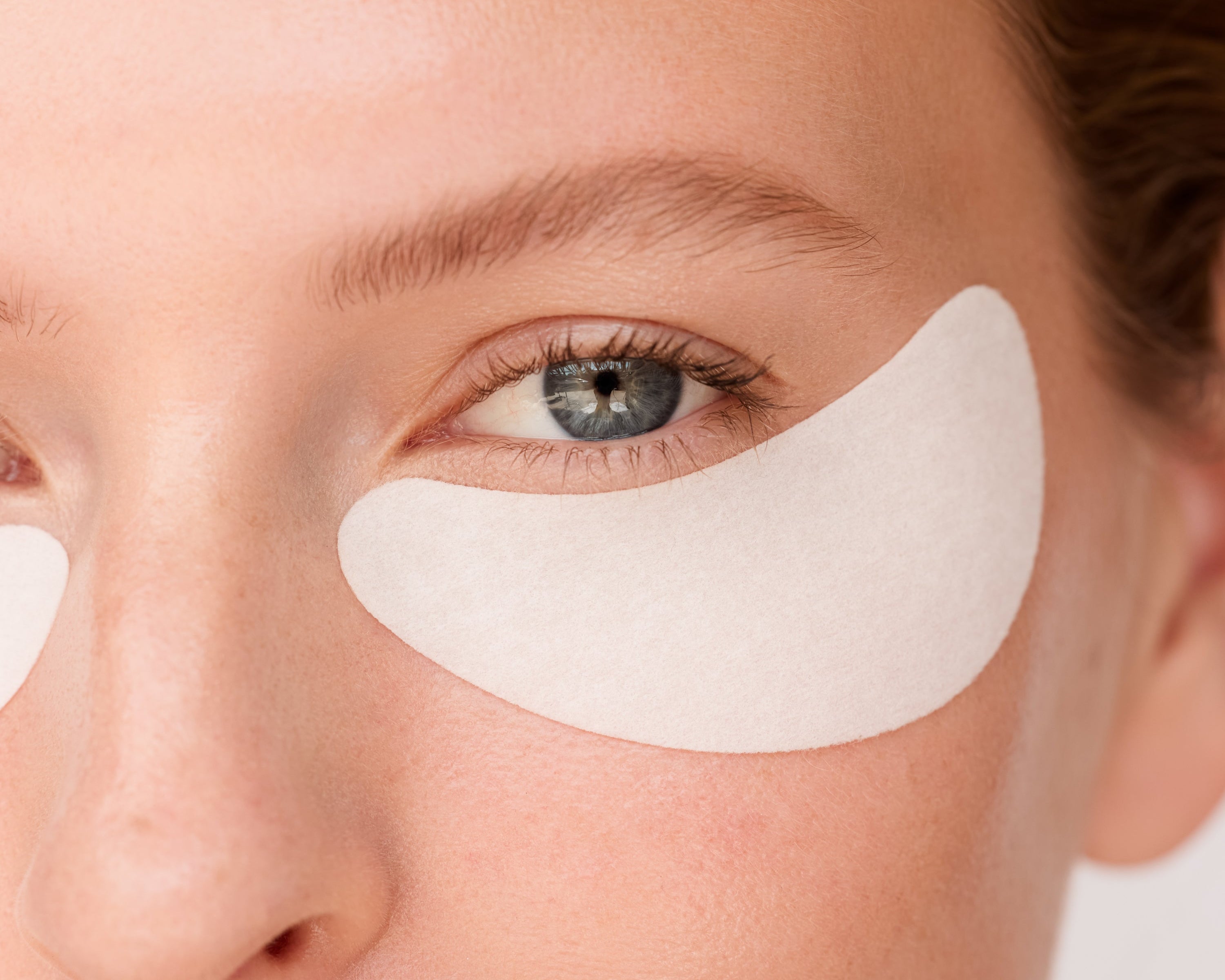Best Cooling Eye Gels for Summer: Why Skyn Iceland Patches Beat the Heat