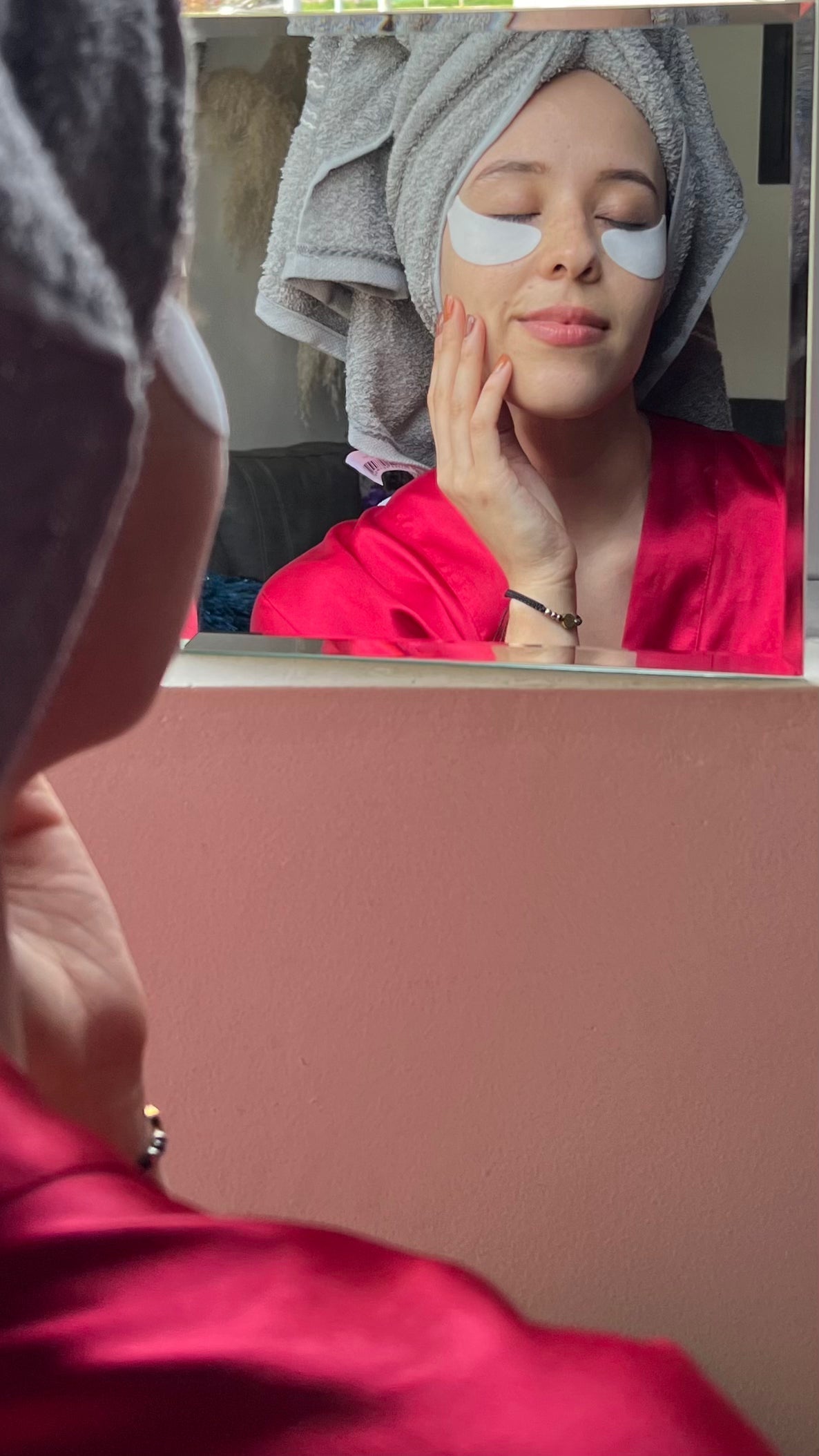 The Ultimate Guide to Erasing Late-Night Eye Puffiness Before Big Events