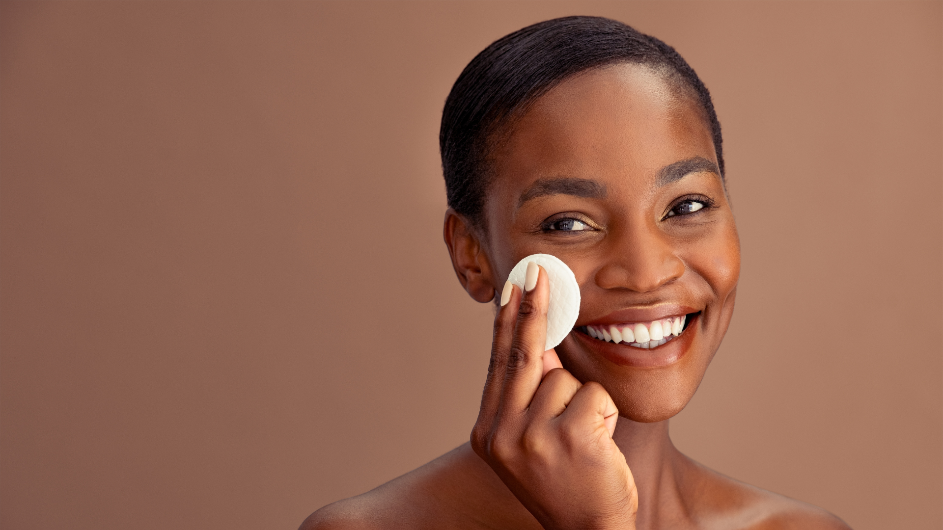 Your Summer-to-Fall Skincare Swap with Icelandic Cooling to Comfort Dry Skin