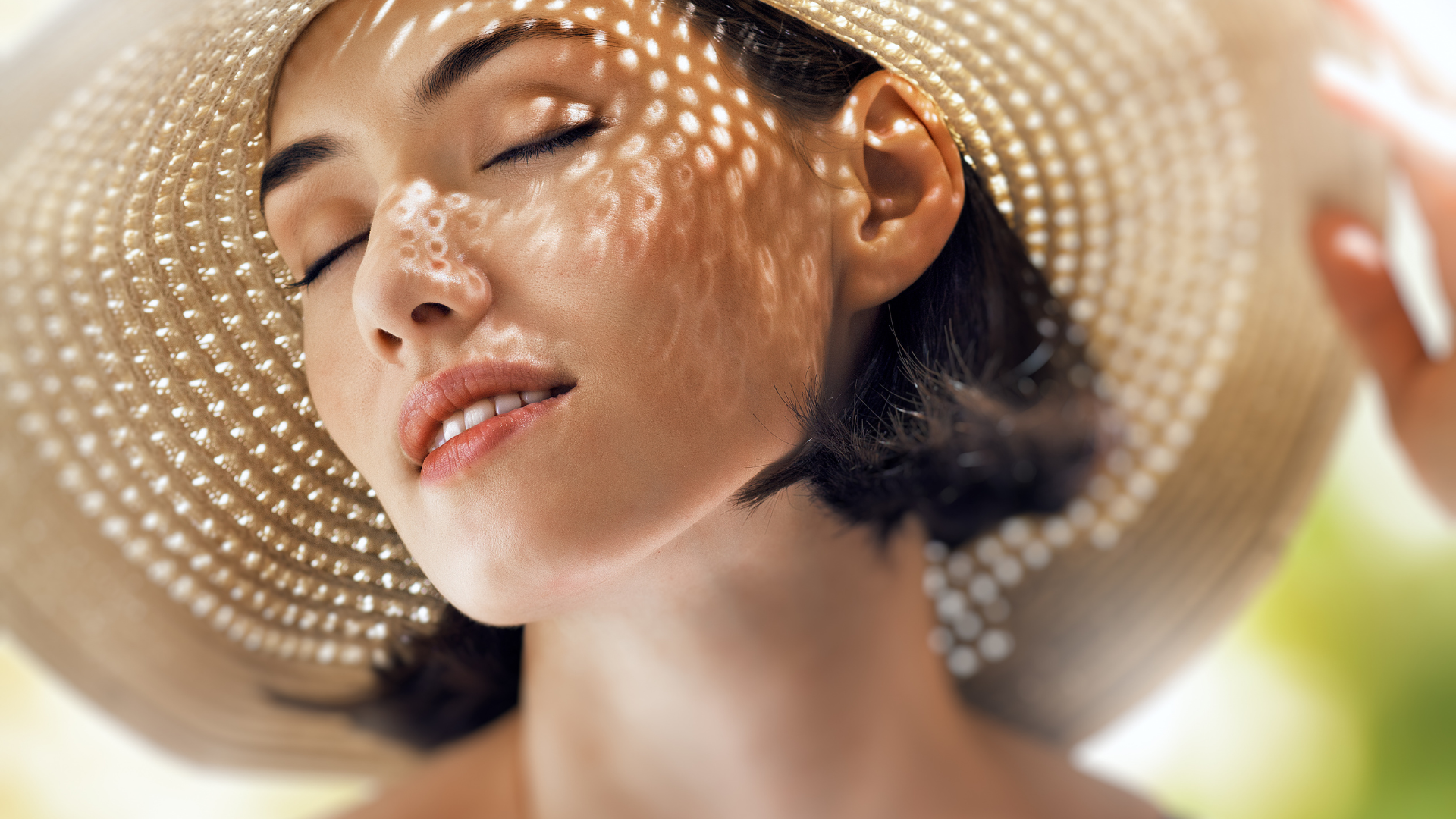 Summer Travel & Skin pH: What Disrupts It and How to Balance It On the Go