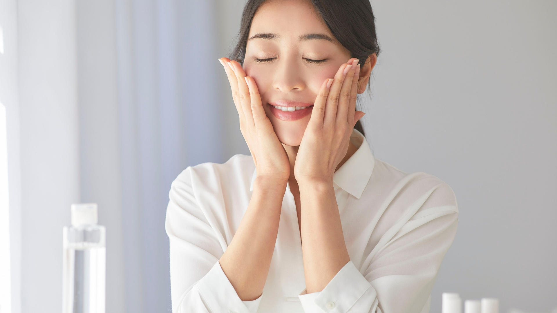 How to Balance Stressed Skin During Travel and Sudden Climate Changes