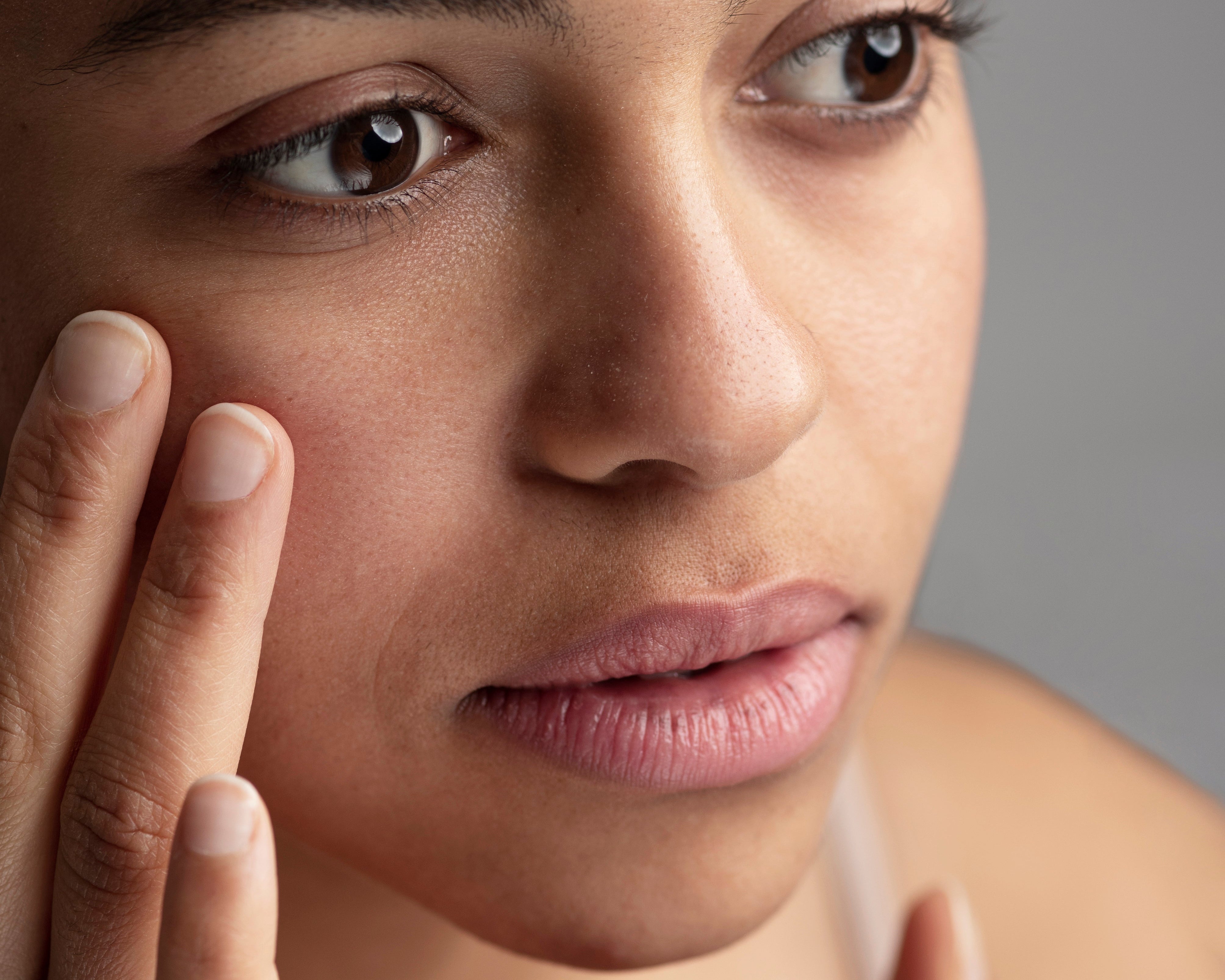 The Post-Travel Skin Reset: Restoring Hydration Homeostasis After Lifestyle Stress