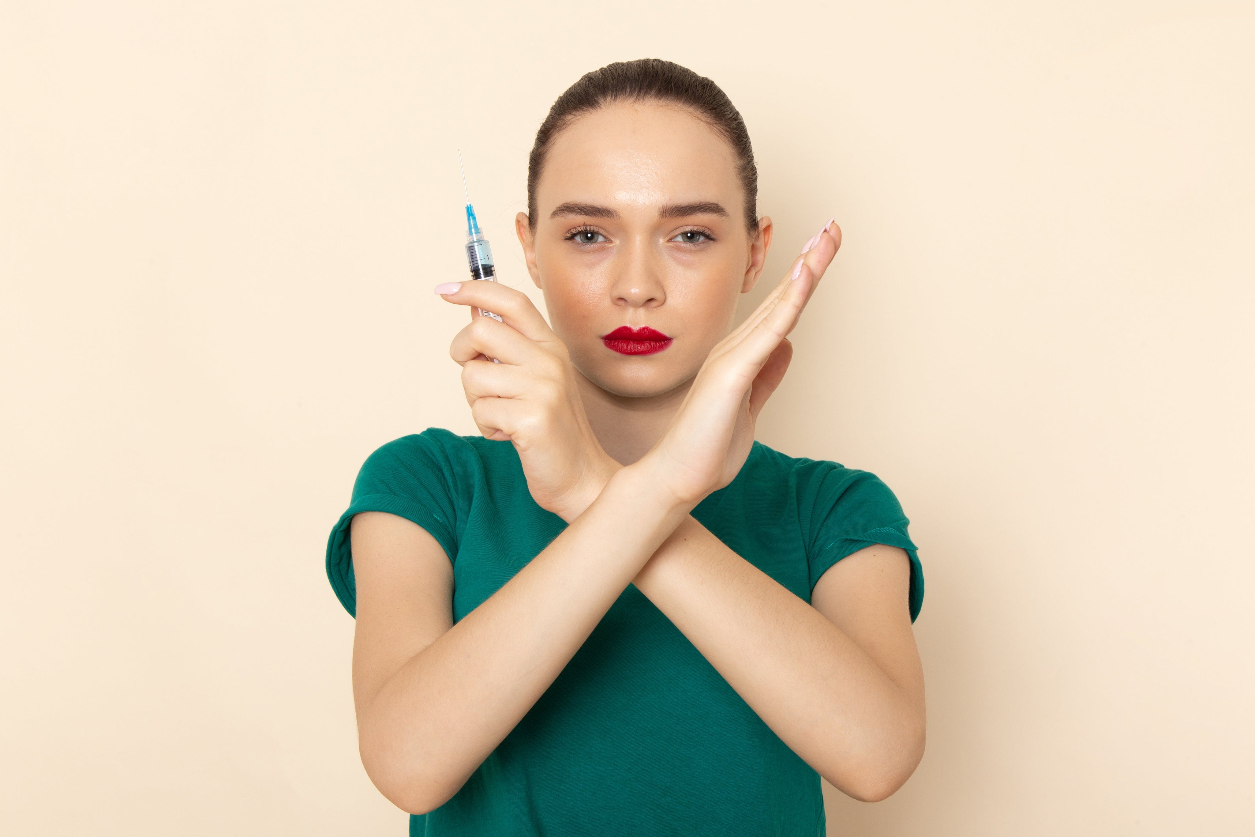 The Modern Guide to a Botox-Free Routine: High-Tech Alternatives for Healthy Aging