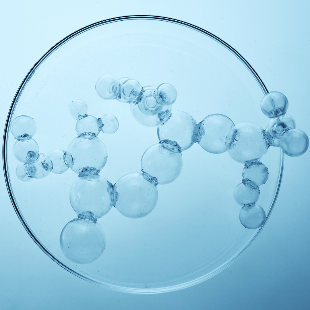 Acid Mantle vs. Skin Barrier: The Difference and How to Protect Both